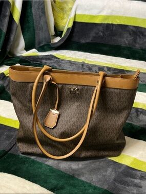 Michael Kors Florence Large Top Zip Tote
